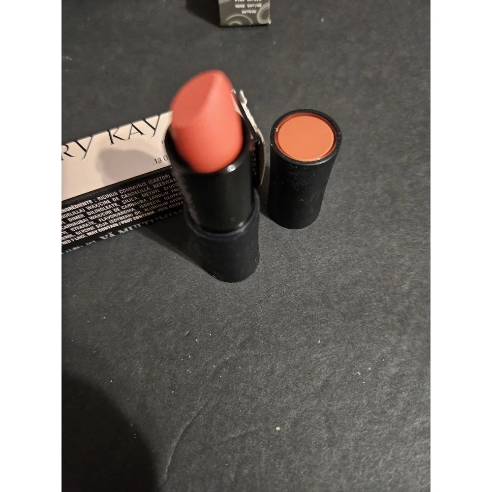 Mary Kay Creme Lipstick Give Joy New‎ Discontinued